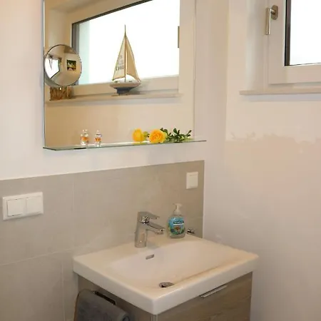 Am Schloss Ranzow - Penthouse Tee 9 *